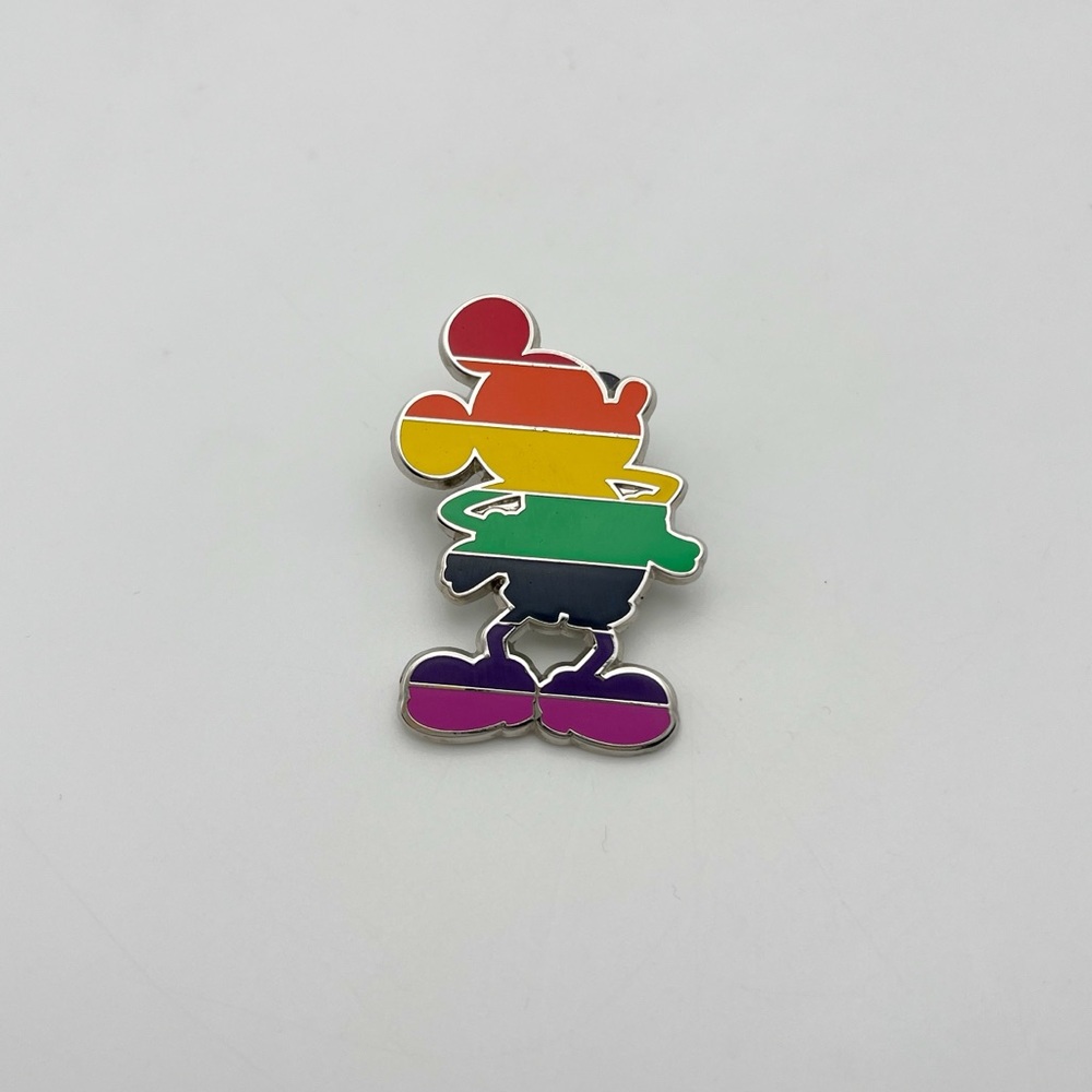 2016 Disney rainbow Mickey pin